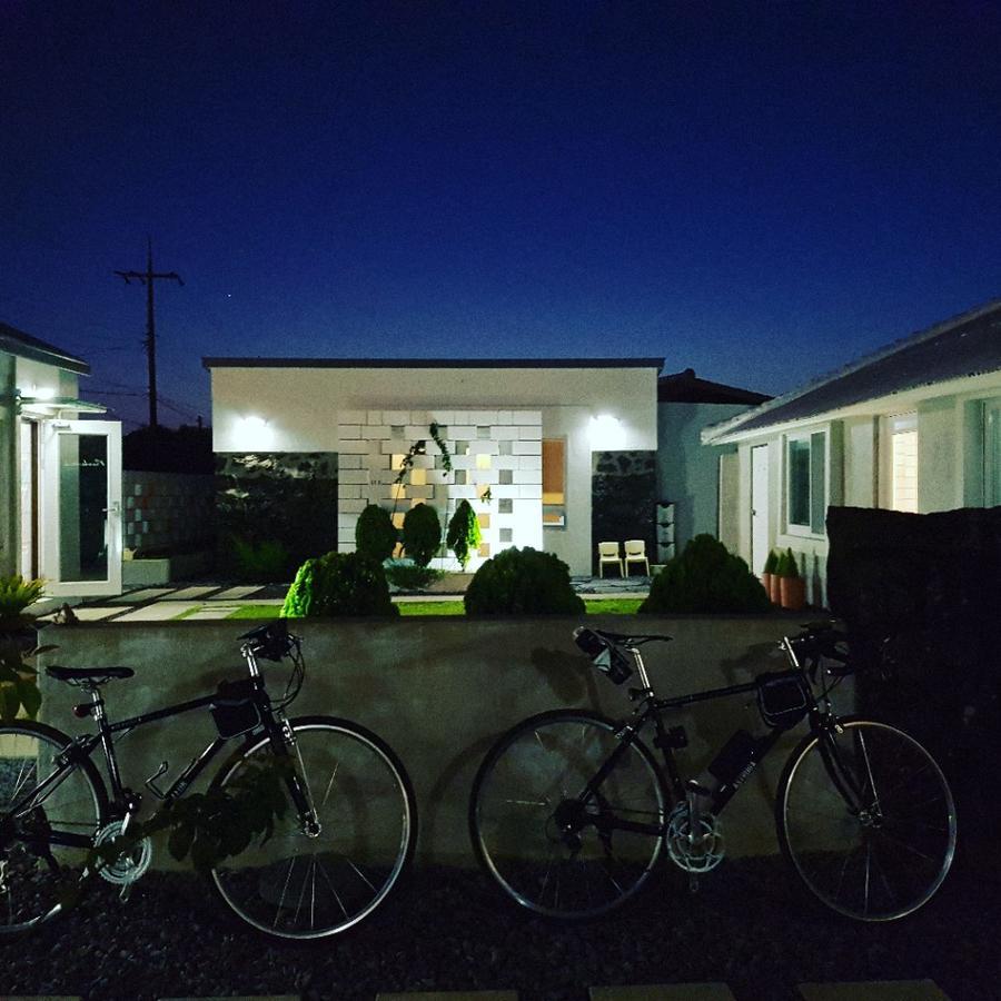 Bookmark Guesthouse ซอกวีโพ ภายนอก รูปภาพ