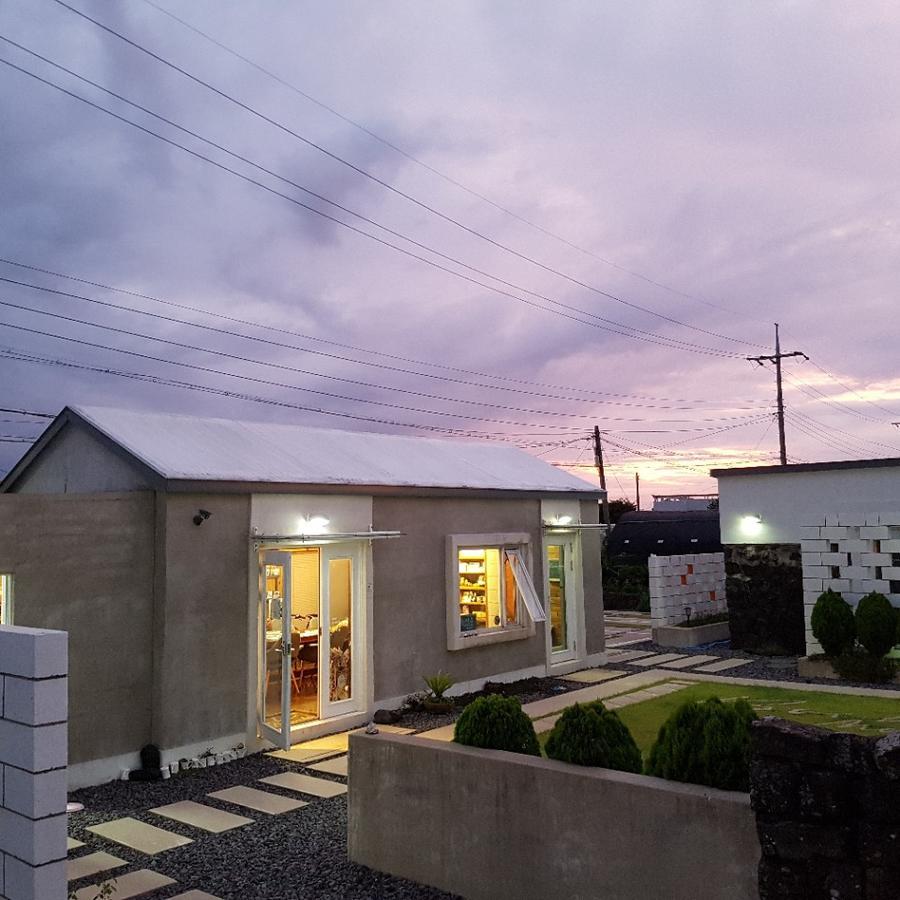 Bookmark Guesthouse ซอกวีโพ ภายนอก รูปภาพ
